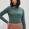 Fitted women's blouse