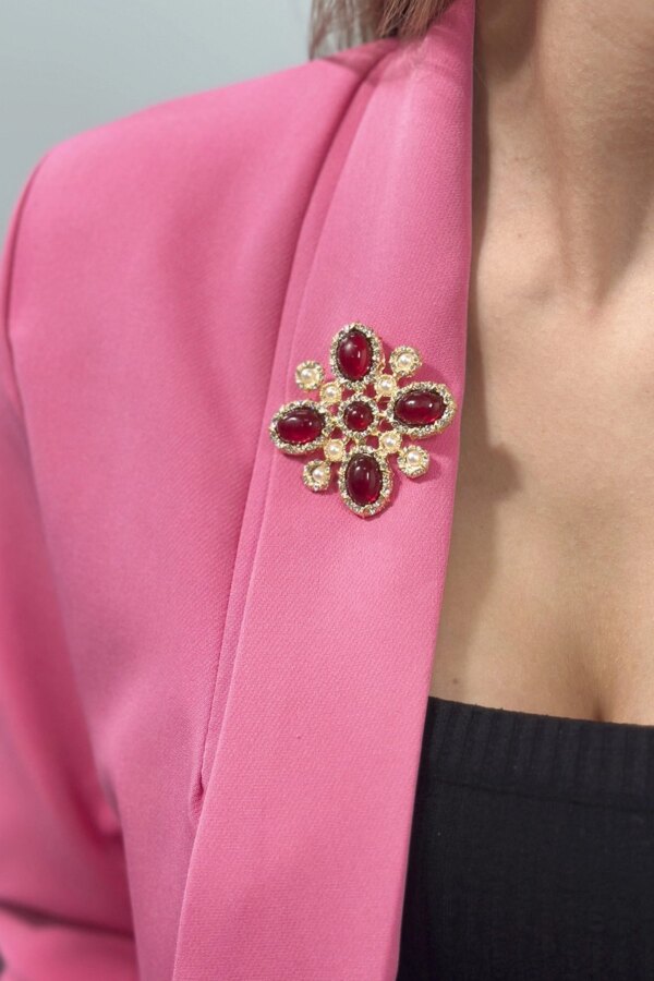 Floral brooch 2 red