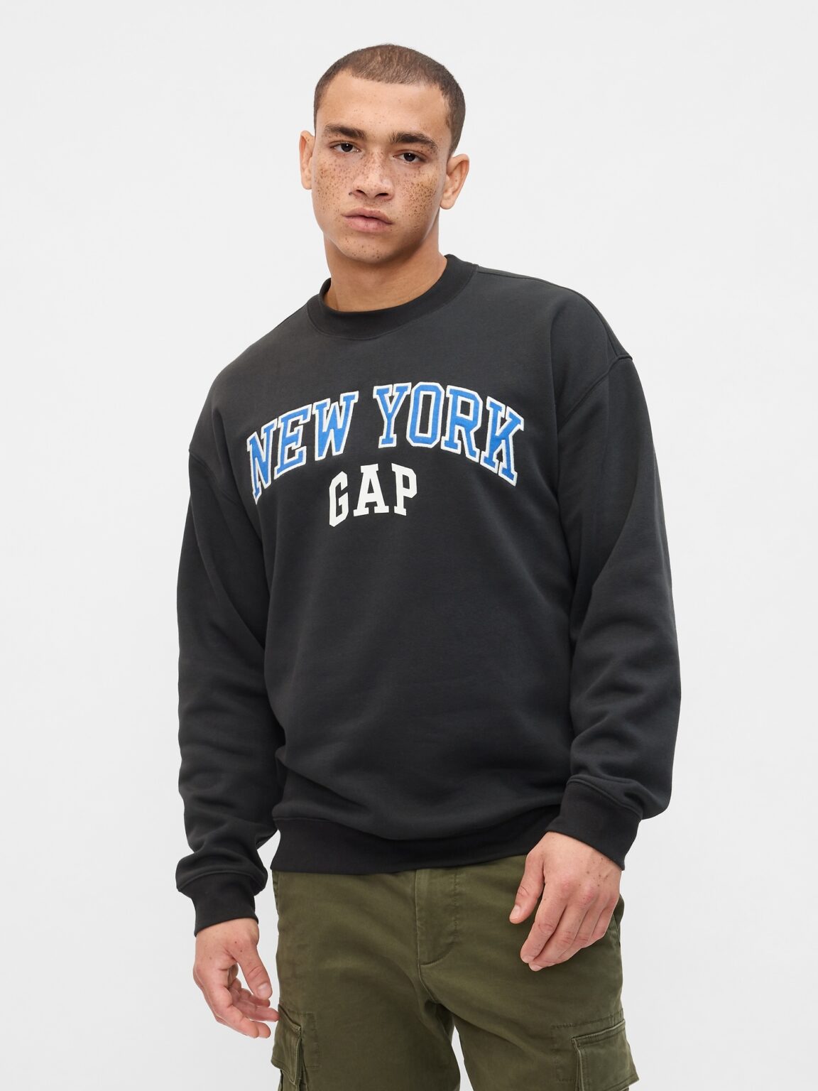 GAP Logo Sweatshirt - Men's