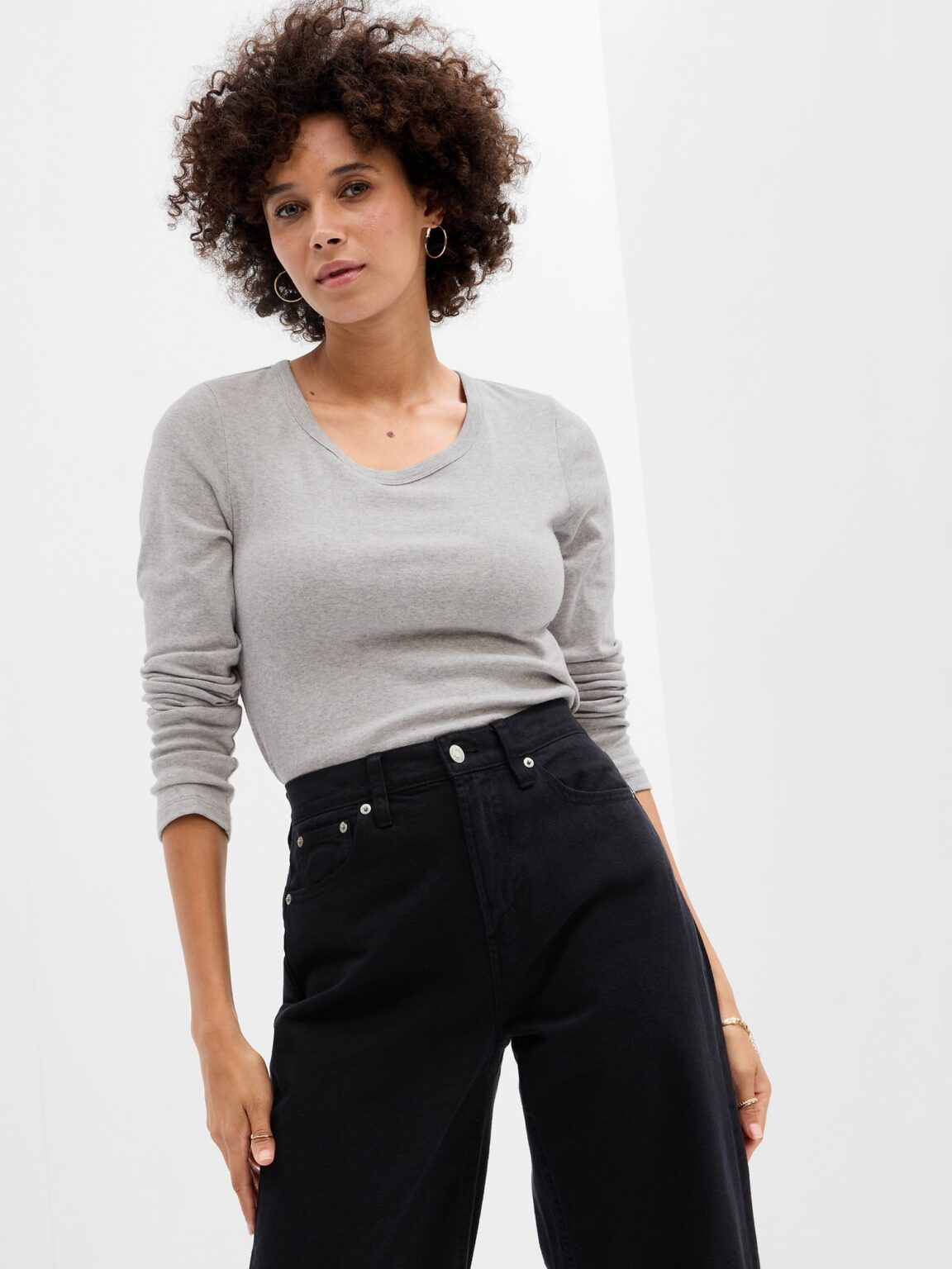 GAP Long Sleeve T-Shirt - Women