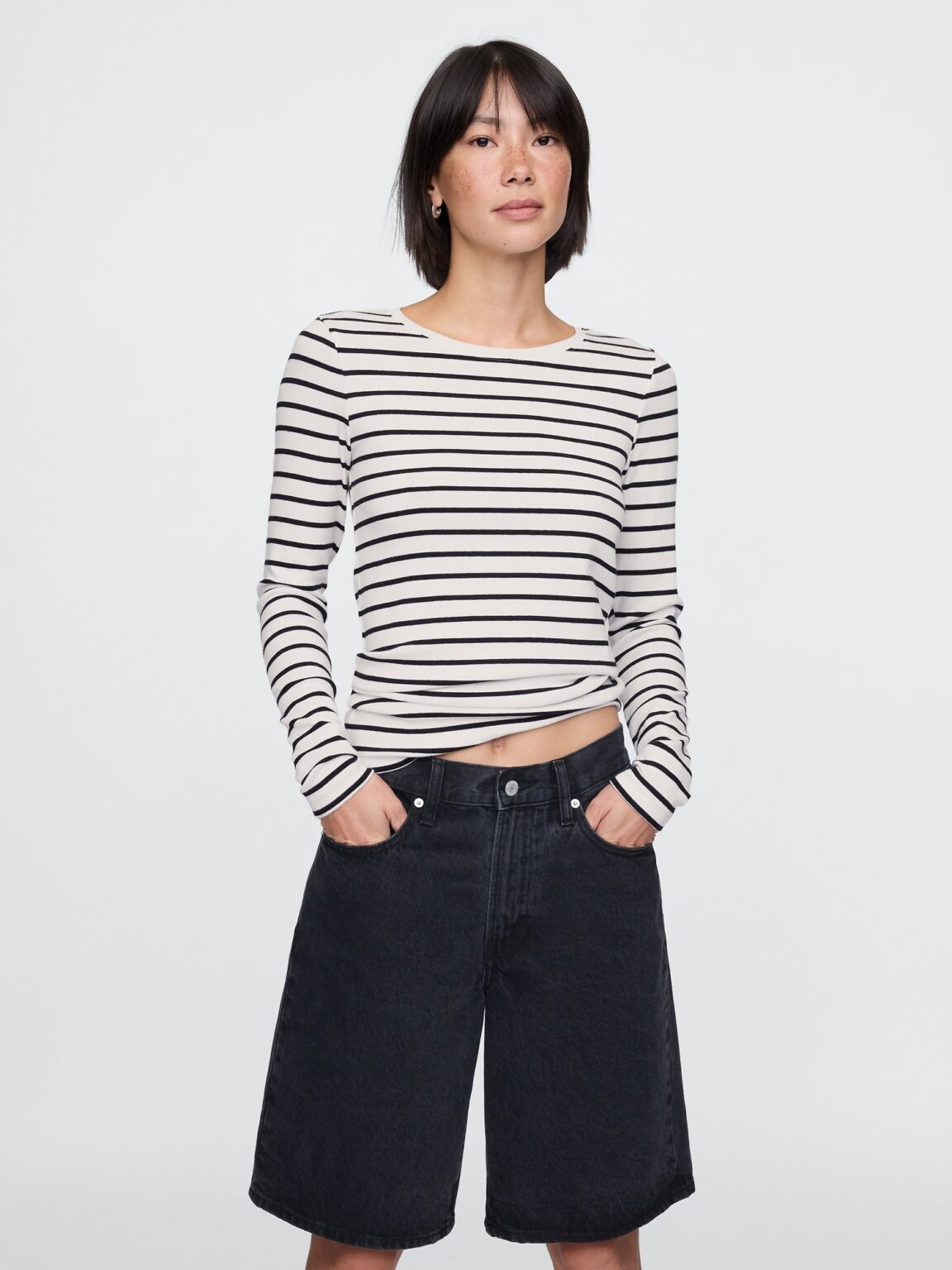 GAP Long Sleeve T-Shirt - Women's