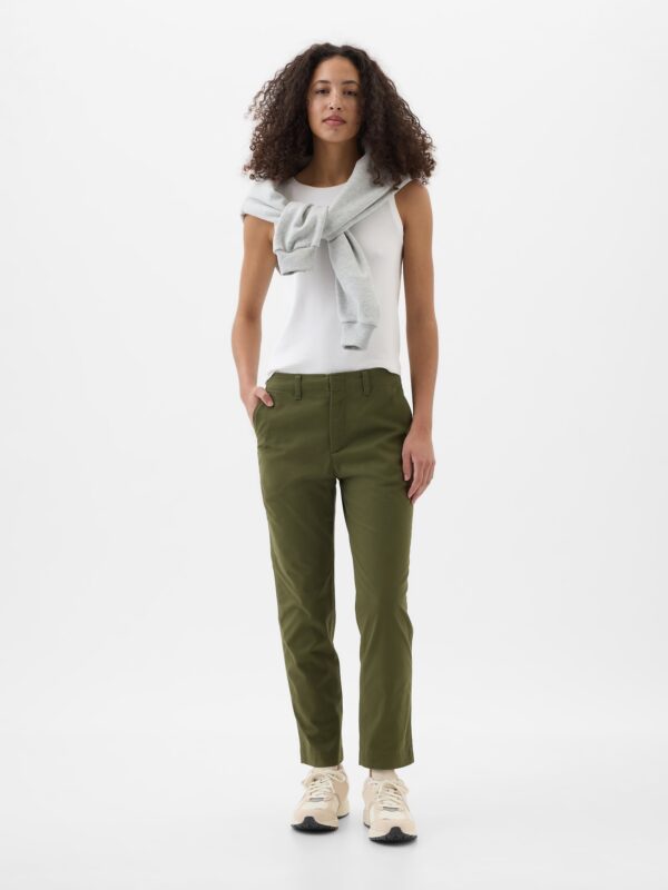 GAP Mid-Rise Downtown Khaki Trousers with Pockets - Women's