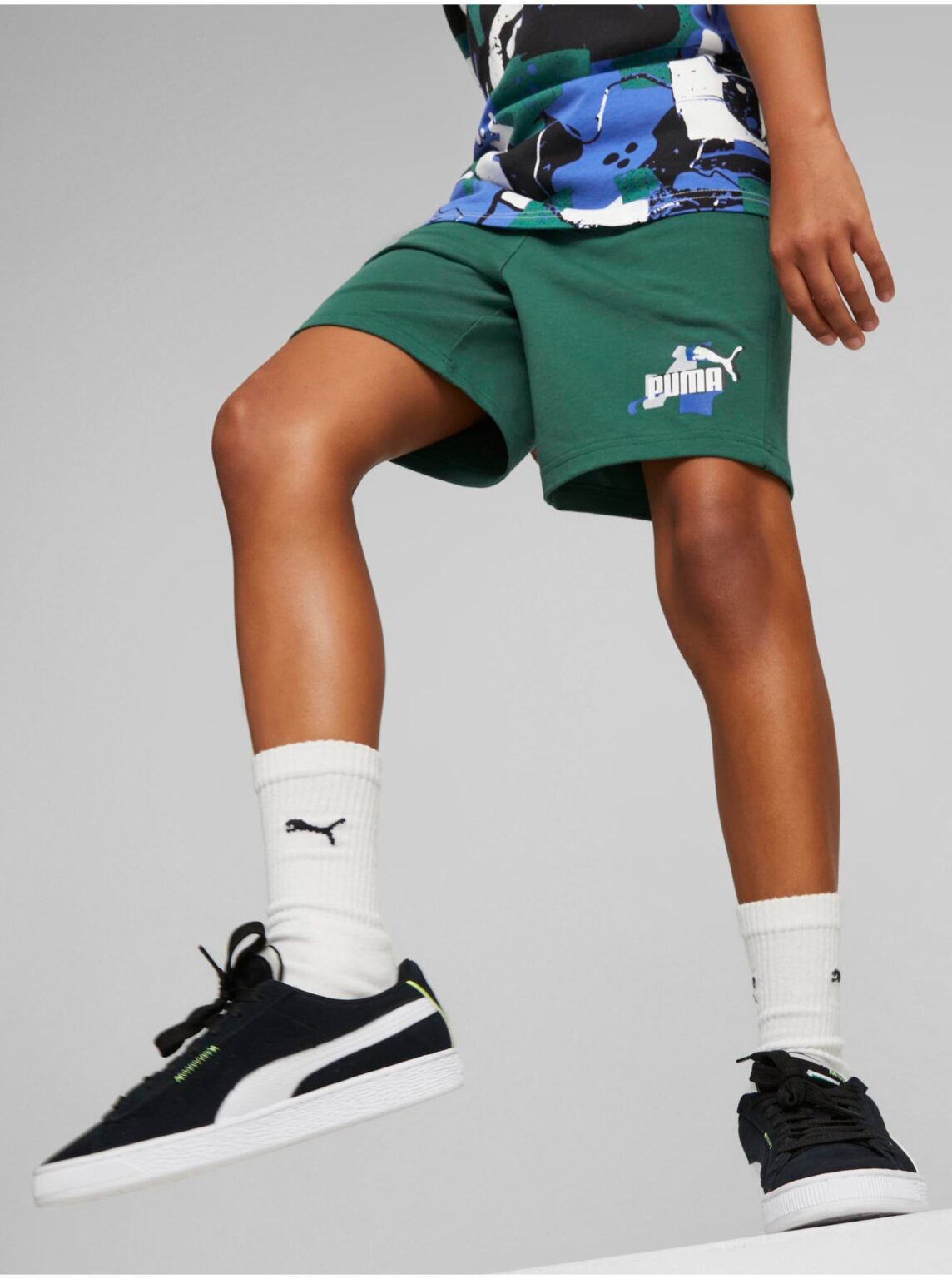 Green boys' sweat shorts Puma ESS+ Street Art - Boys