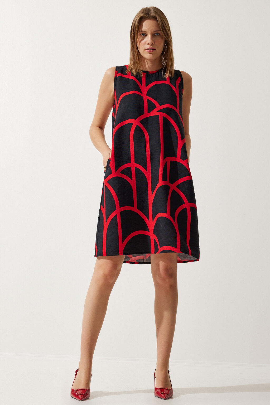 Happiness İstanbul Women's Black Red Patterned Summer Bell Dress