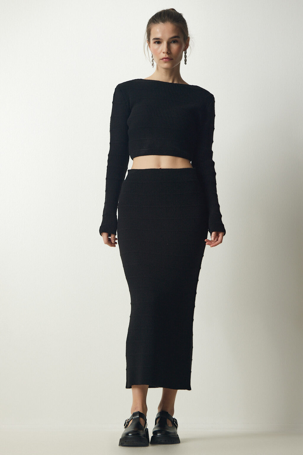 Happiness İstanbul Women's Black Ribbed Crop Knitwear Sweater Skirt Suit