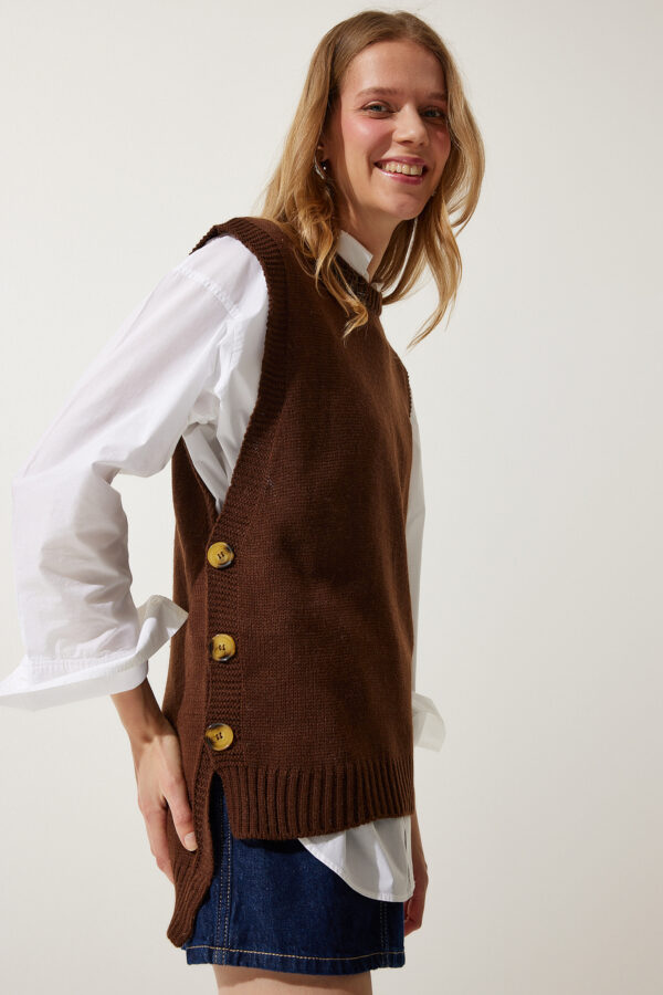 Happiness İstanbul Women's Brown Crew Neck Buttoned Knitwear Sweater