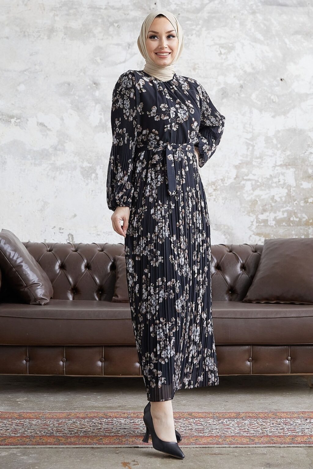 InStyle Yona virágos rakott sifon ruha - fekete
