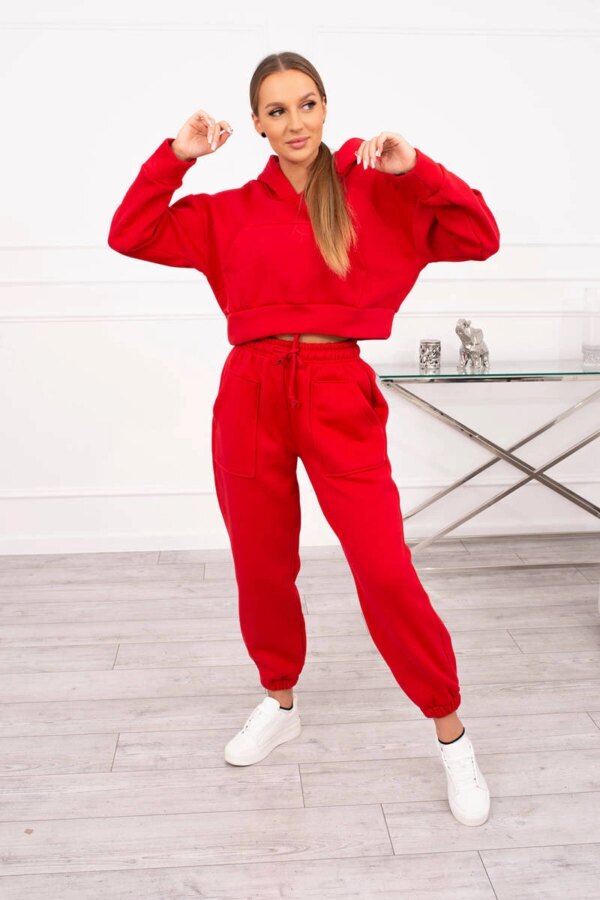 Insulated set with a short red sweatshirt Insulated set with a short red sweatshirt