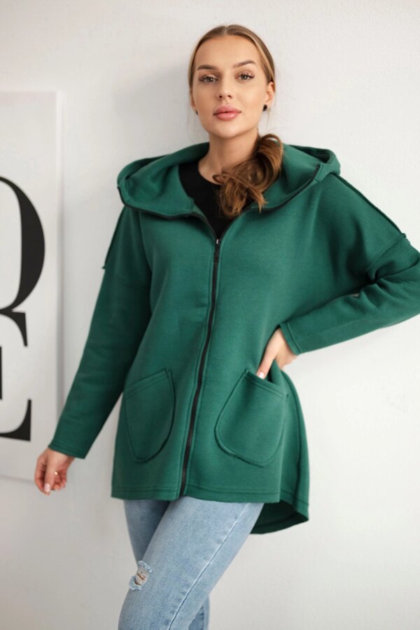 Insulated sweatshirt with a longer back and pockets dark green