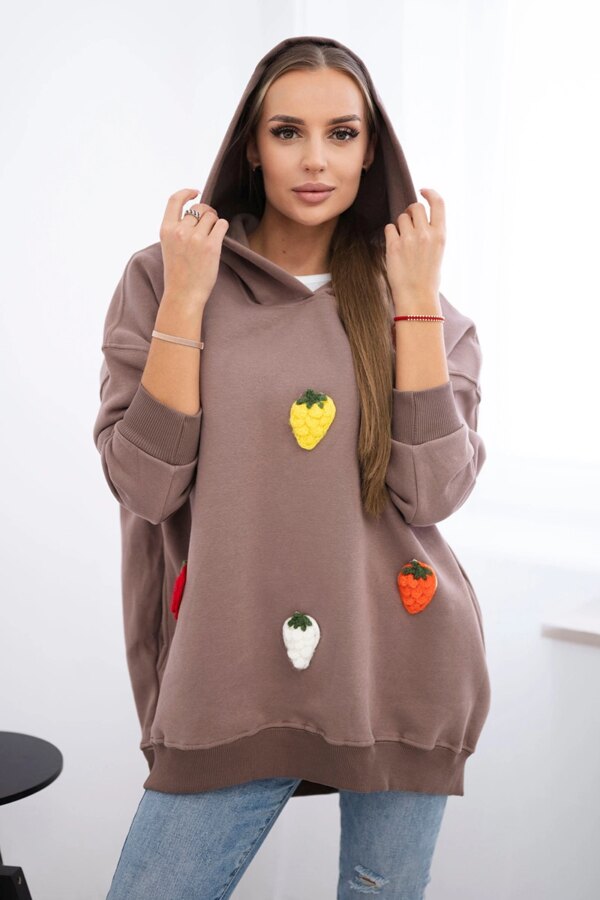 Insulated sweatshirt with mocha motif of strawberries