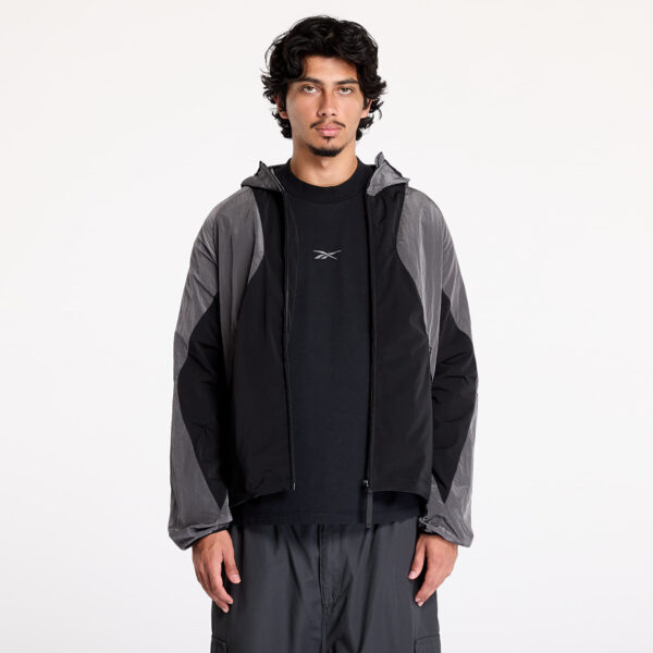 Kabát Reebok Running Hooded Jacket Black/ Misty Grey M-alacsony-ár Kabát Reebok Running Hooded Jacket Black/ Misty Grey M-alacsony-ár