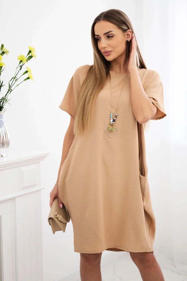Kesi Włoski Dress with pockets and pendant Camel
