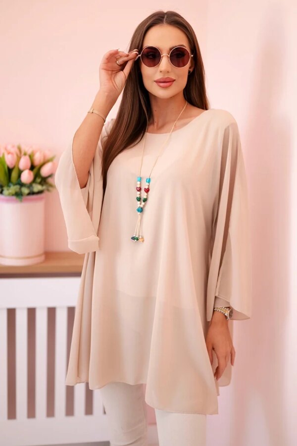Kesi Włoski Oversized Women's Blouse Made of Viscose with a Necklace Beige