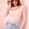 Kesi Włoski Women's bodysuit blouse with ruffles and decorative buckle powder pink