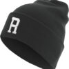 Knitted hat on cuff R