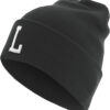 Knitted hat with letter cuff L