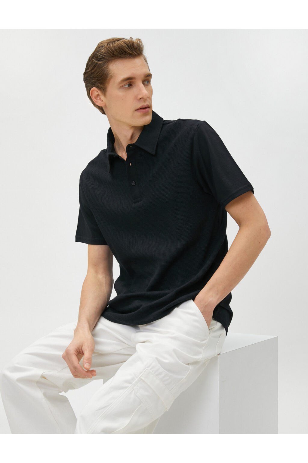 Koton Polo nyakú póló texturált gombokkal Slim Fit rövid ujjú