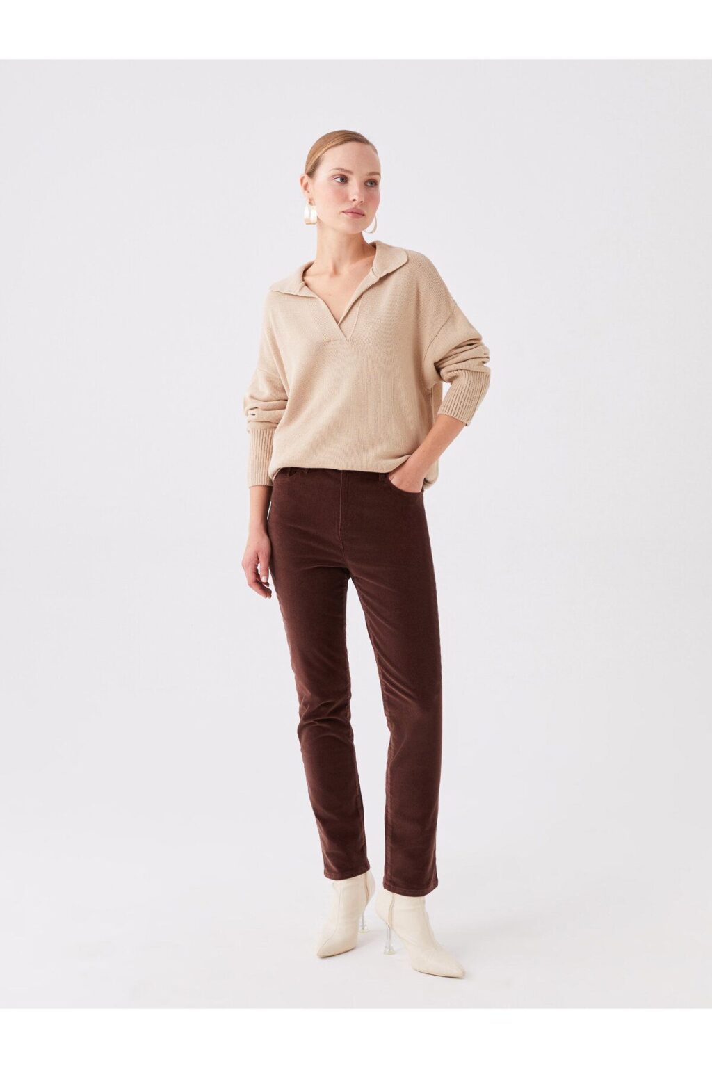 LC Waikiki Normal Waist Slim Fit egyenes bársony női nadrág