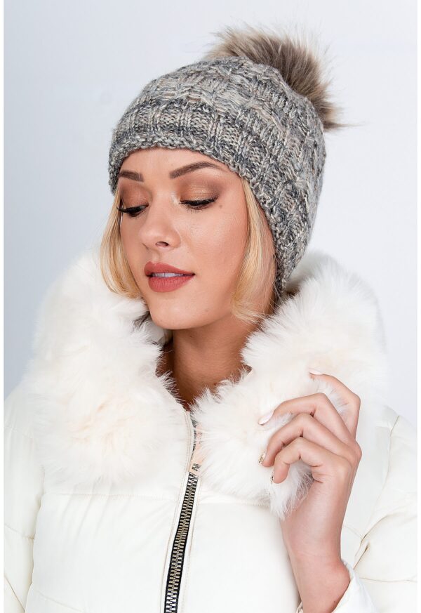 Lady's winter cap - beige