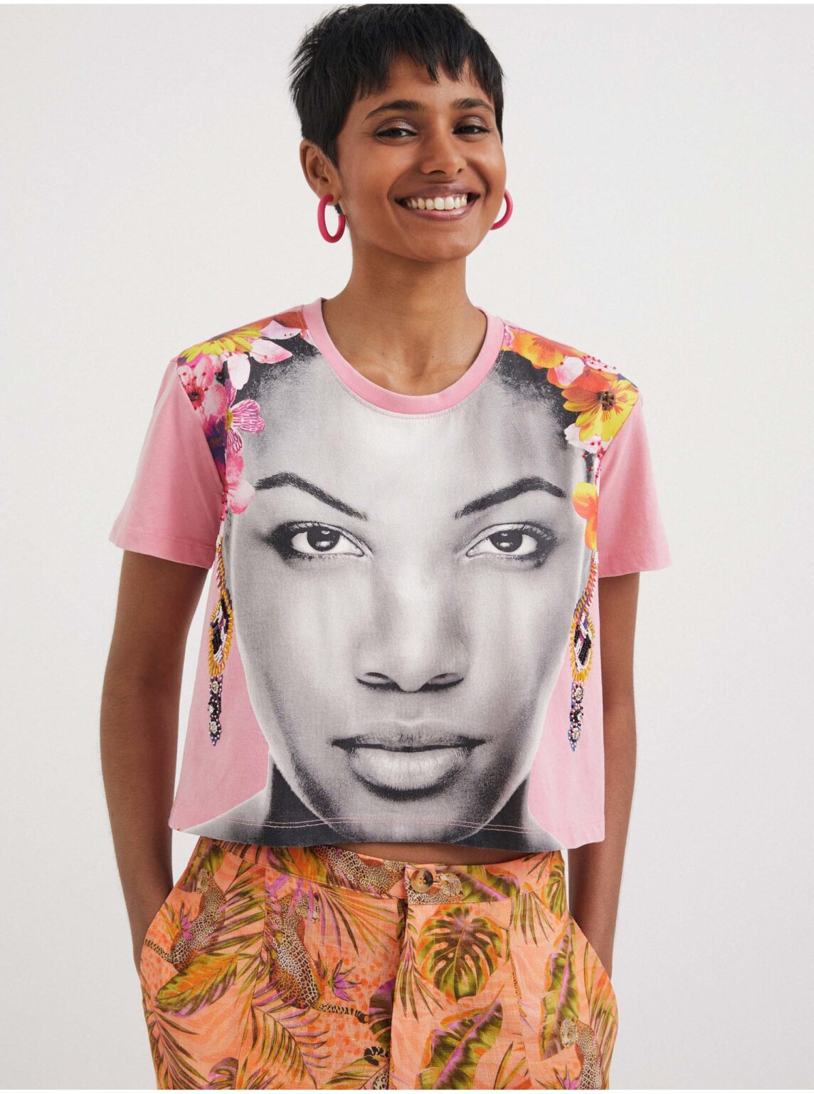 Light pink women's T-shirt Desigual Face - Women's