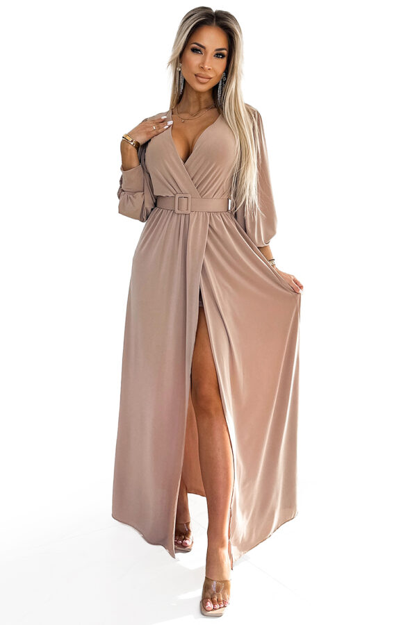 Long dress with a wide belt and a Numoco neckline