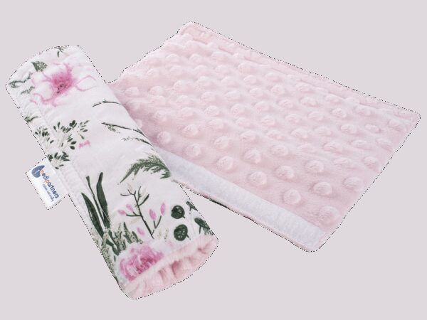 Medi Partners Cotton + minky car seat belt protector – Flowers + pink minky