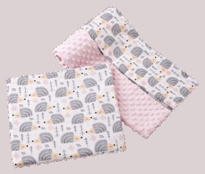 Medi Partners Quilt 75x100 + pillow 35x30 cotton + minky – Gray hedgehogs + light pink minky