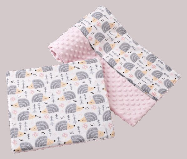 Medi Partners Quilt 75x100 + pillow 35x30 cotton + minky – Gray hedgehogs + light pink minky