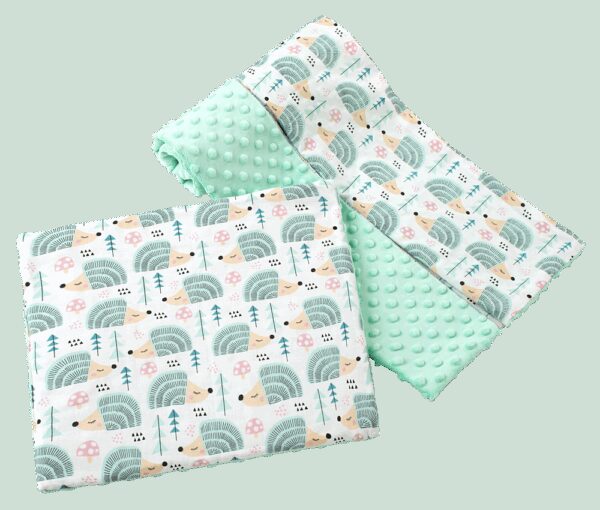 Medi Partners Quilt 75x100 + pillow 35x30 cotton + minky – Mint hedgehogs + minty minky