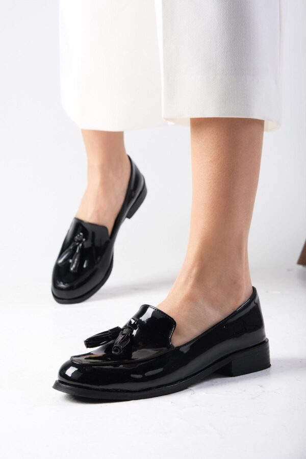 Mio Gusto Iris Black Color Patent Leather Women's Oxford Casual Flat Shoes
