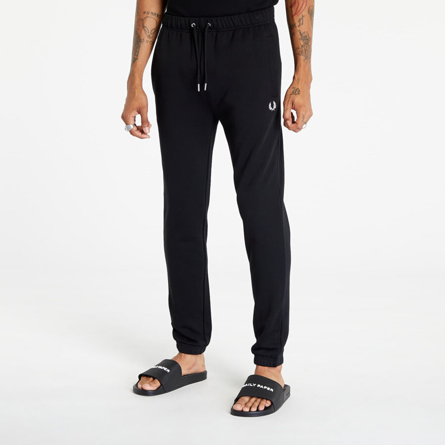 Nadrágok FRED PERRY Loopback Sweatpant Black M-alacsony-ár