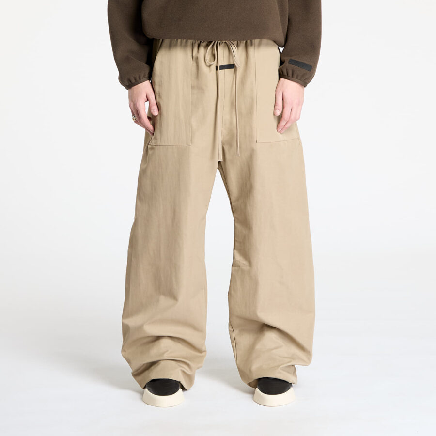 Nadrágok Fear Of God ESSENTIALS Textured Nylon Utility Pant Desert Sand XXL-alacsony-ár