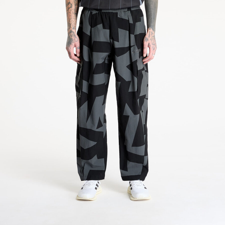 Nadrágok adidas Terrex Xploric Printed Cargo Pants Black/ Black/ Carbon S-alacsony-ár