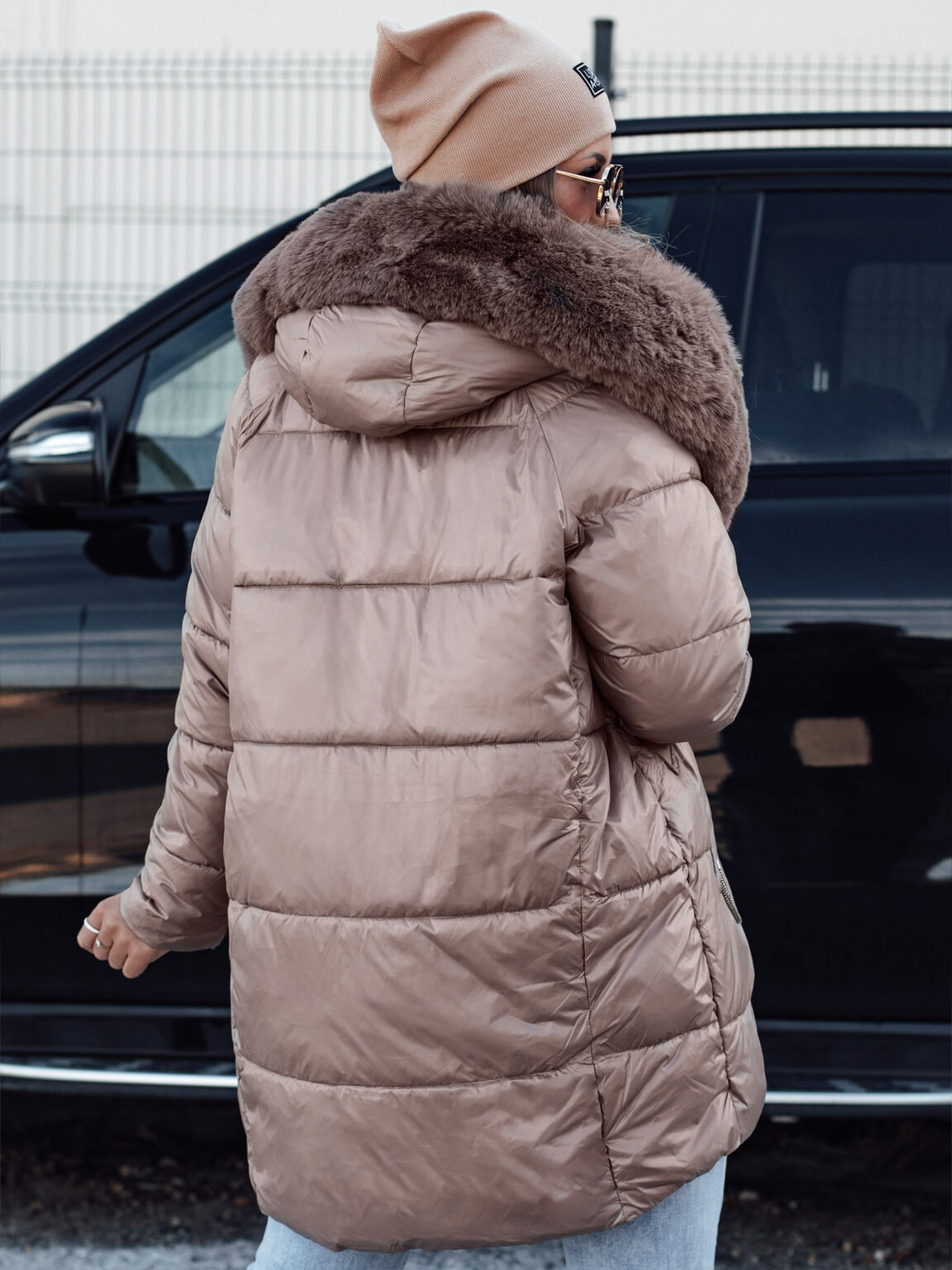 Női FROSTYFIT steppelt télikabát kapucnival sötét bézs Dstreet