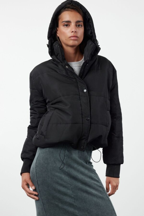 Női dzseki Trendyol Hooded