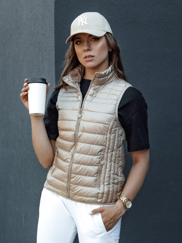 Női steppelt mellény állógallérral STYLISHZ camel Dstreet