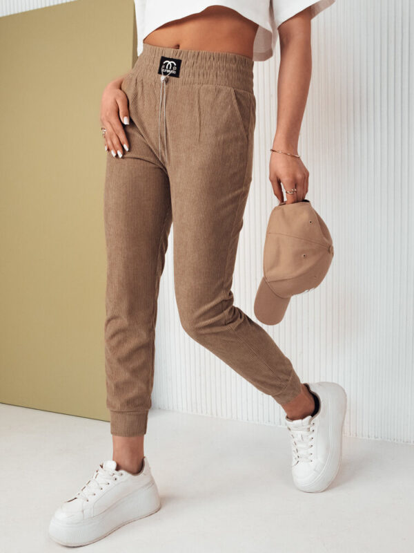 Női szabadidőnadrág DERCY Szín Camel DSTREET