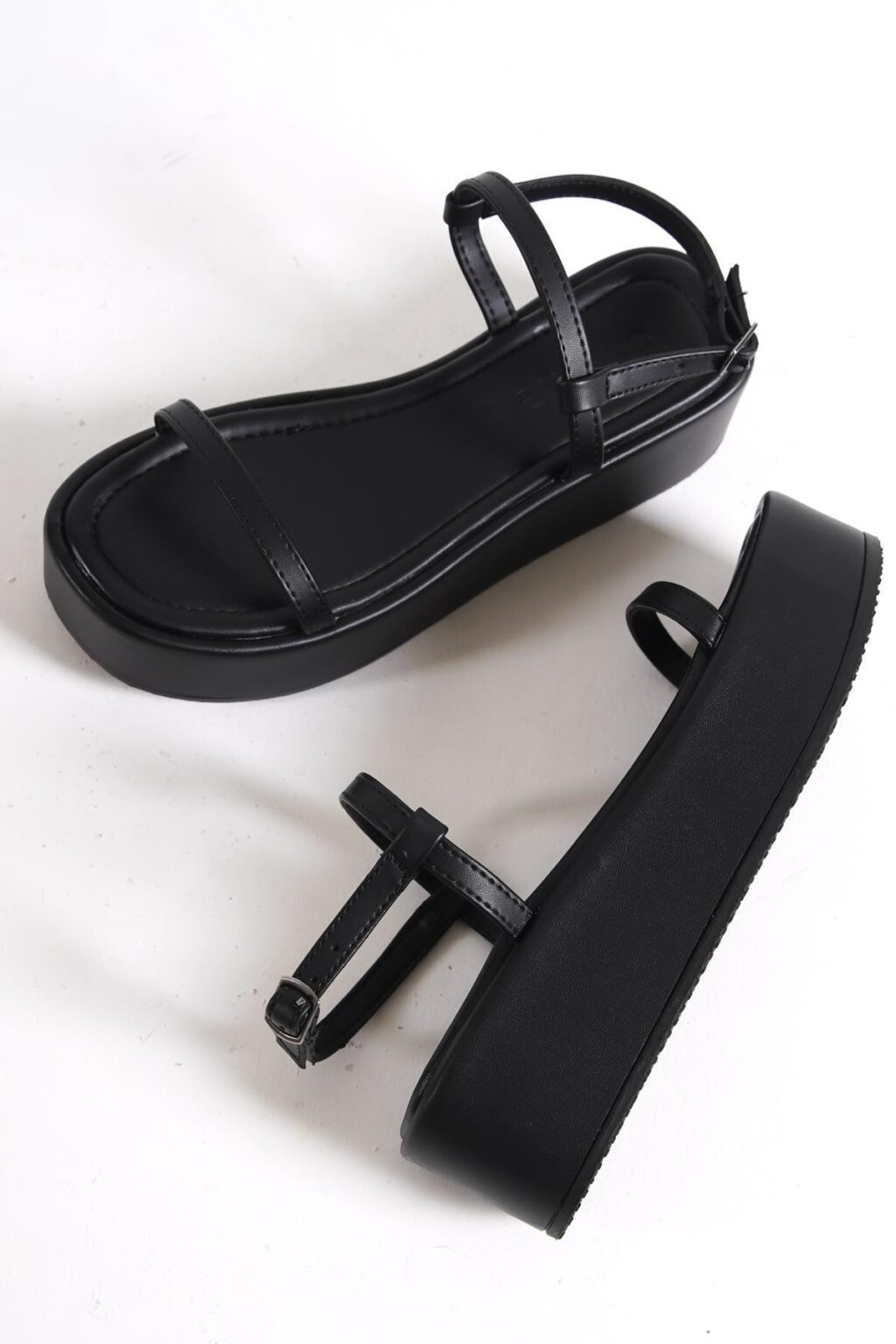 Női szandál Capone Outfitters