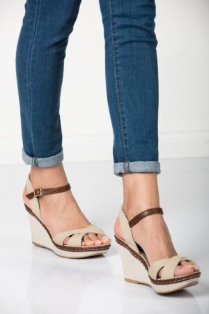 Női szandál Fox Shoes