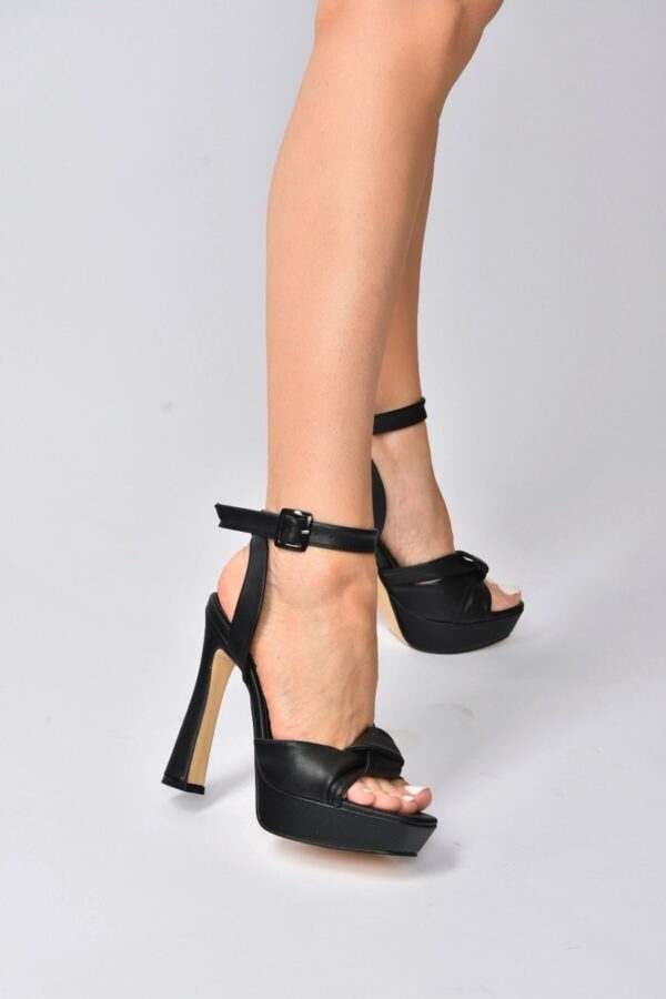 Női szandál Fox Shoes