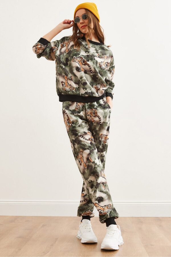 Olalook Women's Batik Leopard Basic Tracksuit