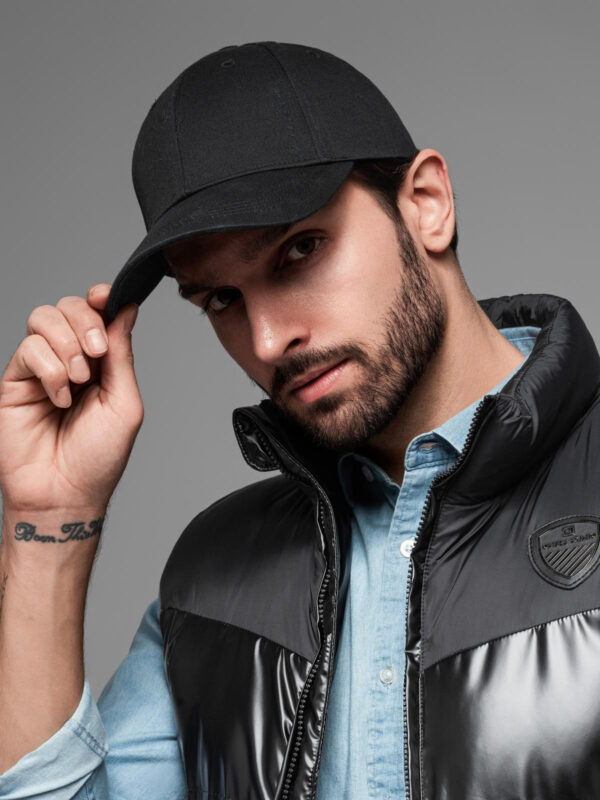 Ombre Men's baseball cap with visor and decorative embroidery - black