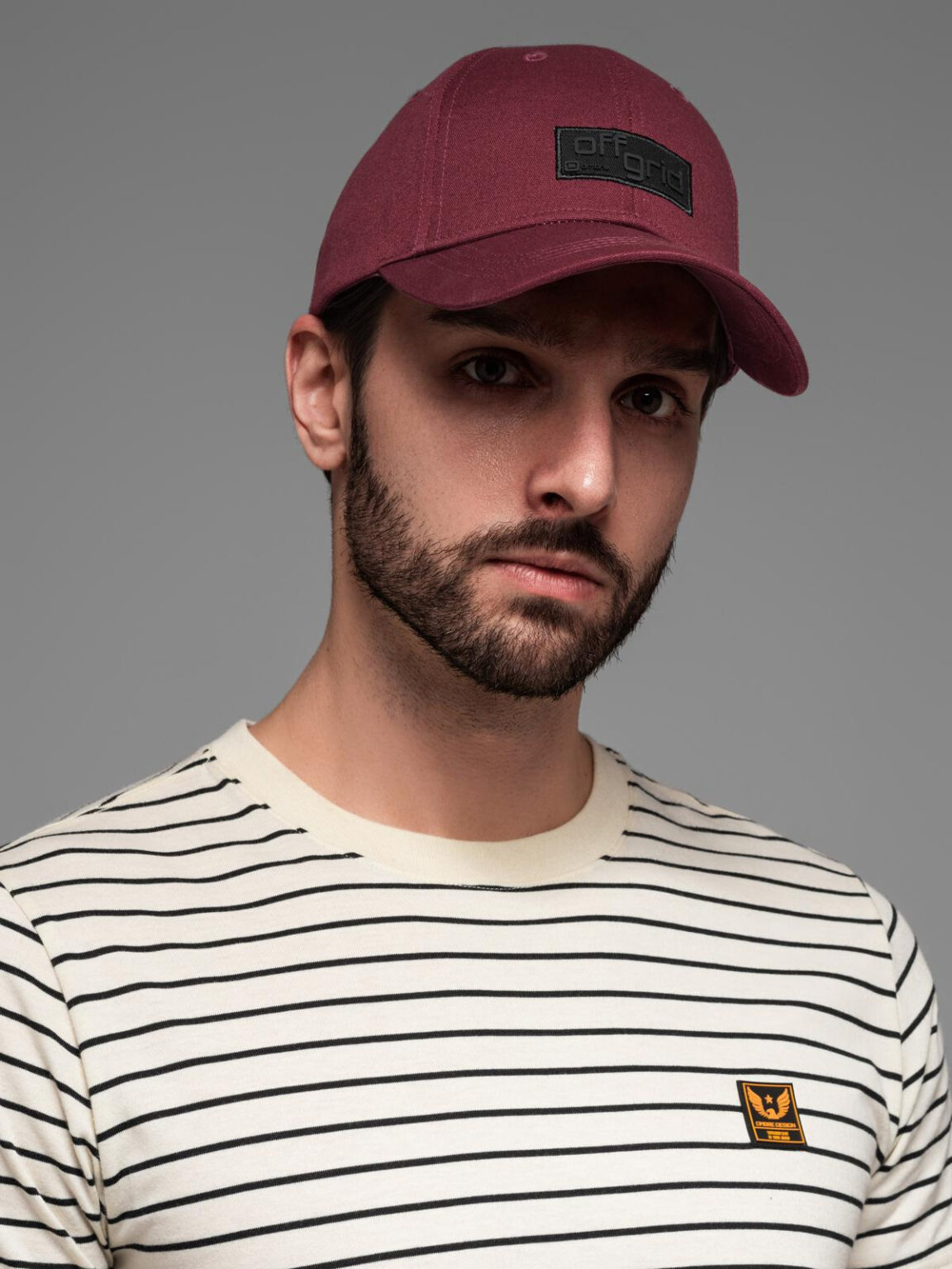 Ombre Men's baseball cap with visor and rectangular patch - maroon