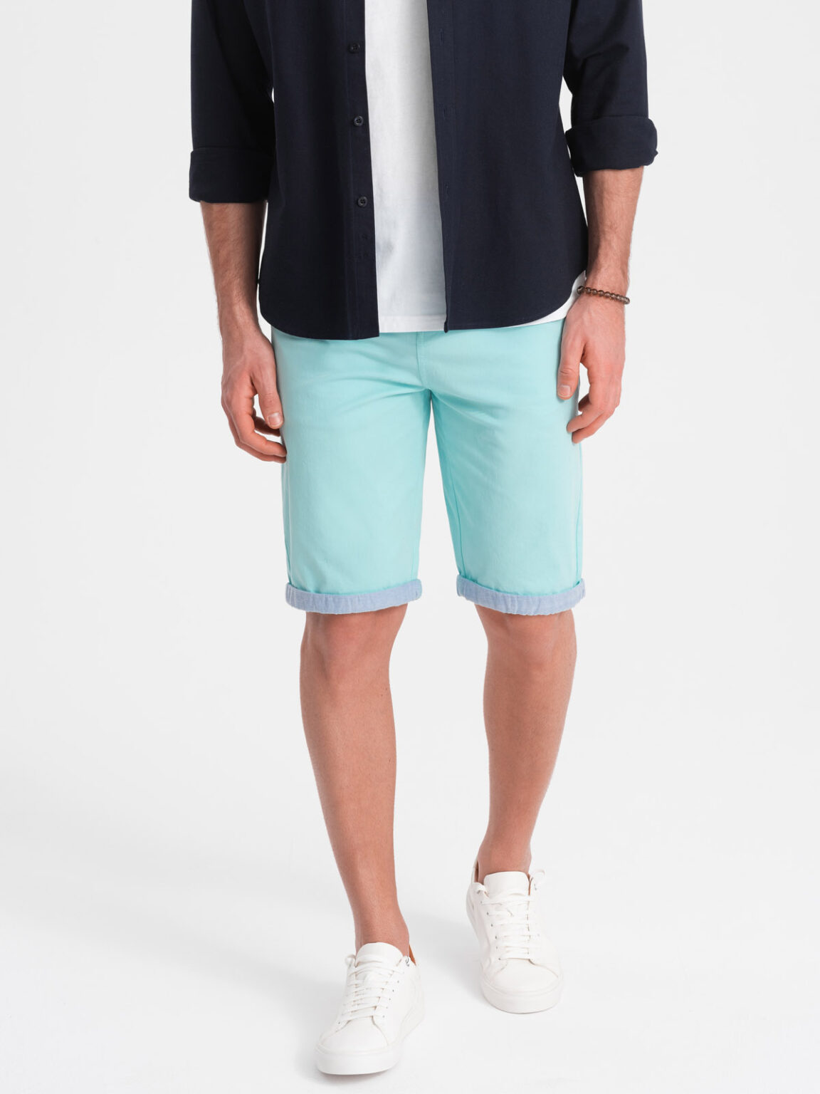 Ombre Men's chinos shorts with contrasting turn-up