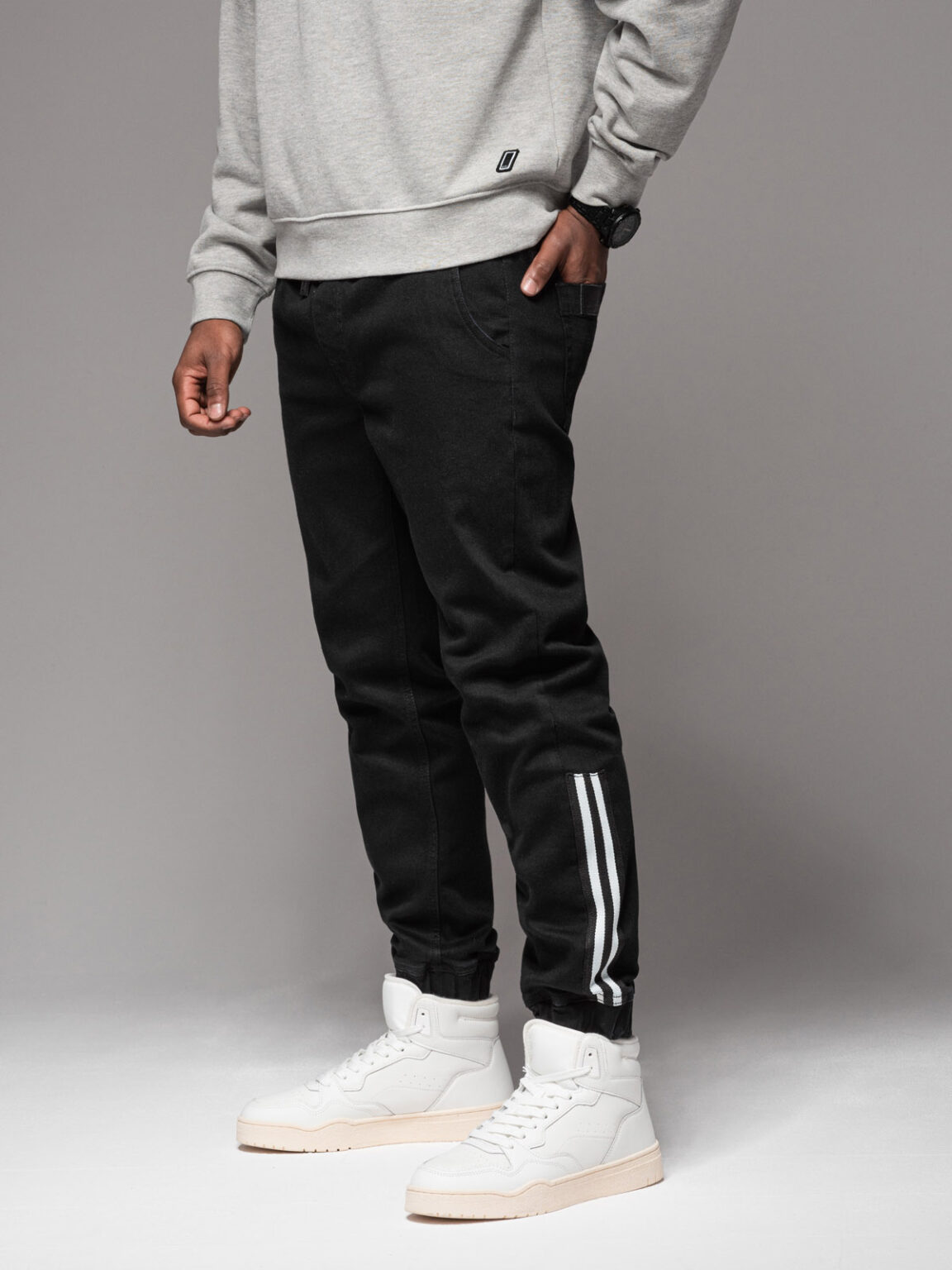 Ombre Men's denim joggers with piping - black