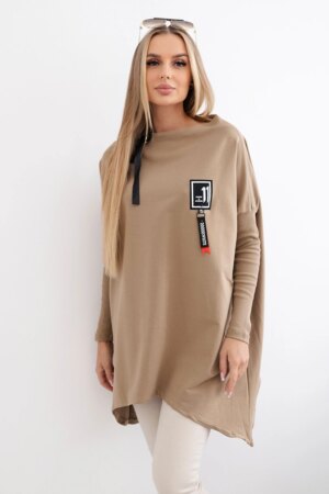 Oversize sweatshirt with camel asymmetrical sides
