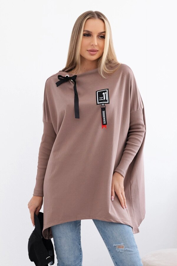 Oversize sweatshirt with mocha asymmetrical sides
