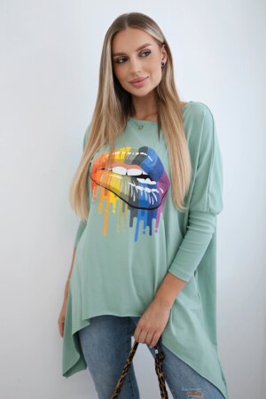Oversized blouse with a dark mint lip print