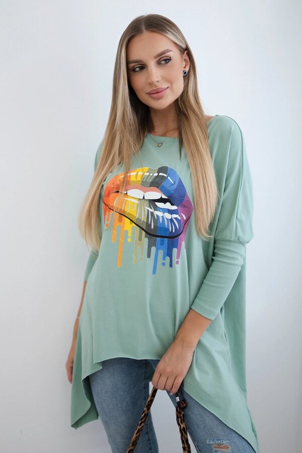 Oversized blouse with a dark mint lip print