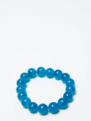 Pearl bracelet on an elastic band sapphire